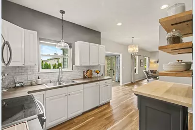 10765 Thornberry Way, Zeeland, MI 49464 - Photo 5