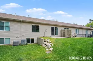 2621 Cascade Pl Dr SE, Grand Rapids, MI 49546 - Photo 25