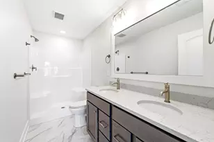 914 Indiana Ave, South Haven, MI 49090 - Photo 13