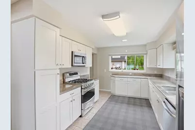 8492 N Shore Drive, Clark Lake, MI 49234 - Photo 23