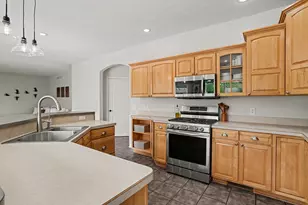 76 Kristin Dr, Marshall, MI 49068 - Photo 9