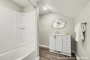 211 W Cass St, Greenville, MI 48838 - Photo 19