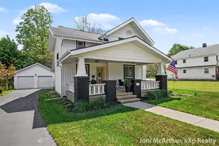 211 W Cass St, Greenville, MI 48838 - Photo 3