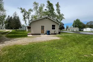 11200 W Shore Dr, Houghton Lake, MI 48629 - Photo 5