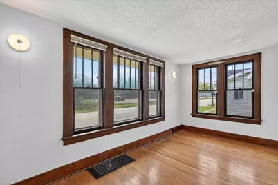 2110 S Grand Traverse Street, Flint, MI 48503 - Photo 9