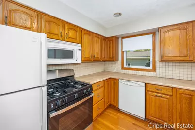 5382 Burgis Avenue SE, Grand Rapids, MI 49508 - Photo 11
