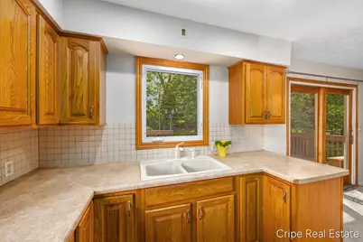 5382 Burgis Avenue SE, Grand Rapids, MI 49508 - Photo 9