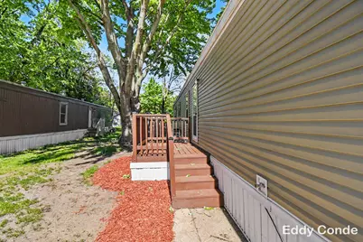 4872 Pamela Avenue SE, Grand Rapids, MI 49548 - Photo 3