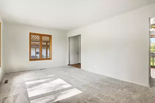 146 Lois Dr, Battle Creek, MI 49015 - Photo 3