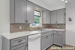 3033 New Holland St, Hudsonville, MI 49426 - Photo 13