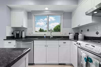 33801 York Ridge Street, Farmington Hills, MI 48331 - Photo 7