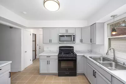 1073 Sweet Street NE, Grand Rapids, MI 49505 - Photo 9