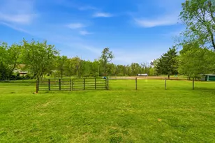 2498 Hemlock Rd, Quincy, MI 49082 - Photo 25