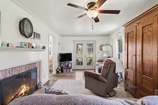 140 E Oakland Pl, Battle Creek, MI 49015 - Photo 3