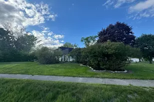 18175 Rainbow Dr, Lathrup Village, MI 48076 - Photo 9