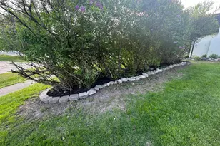 18175 Rainbow Dr, Lathrup Village, MI 48076 - Photo 3