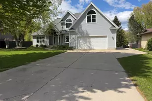 607 Apache Dr, Fremont, MI 49412 - Photo 1