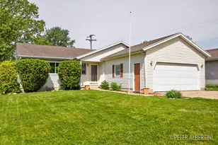 461 Macomb Ave NW, Grand Rapids, MI 49534 - Photo 1
