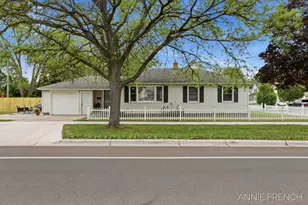 510 Van Raalte Ave, Holland, MI 49423 - Photo 1