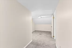 1049 Collier Rd, Auburn Hills, MI 48326 - Photo 21