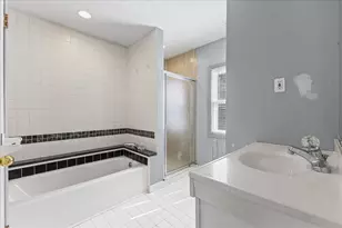 1049 Collier Rd, Auburn Hills, MI 48326 - Photo 11
