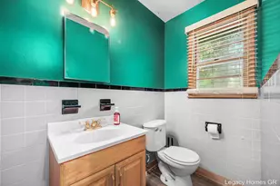 2757 Vassar Dr SE, Grand Rapids, MI 49506 - Photo 17