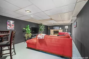2757 Vassar Dr SE, Grand Rapids, MI 49506 - Photo 9