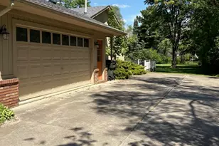 3153 Bendelow Rd, Rochester Hills, MI 48307 - Photo 3