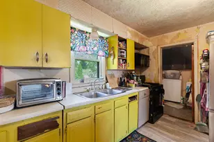 2108 Allan St, Adrian, MI 49221 - Photo 11