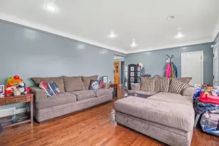 8271 Stanley Dr, Warren, MI 48093 - Photo 5