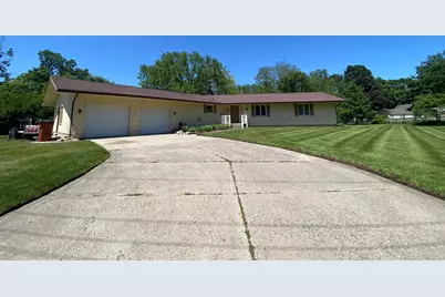 555 Foreman Street SE, Lowell, MI 49331 - Photo 3