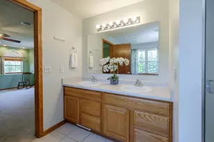 1042 Hunter Ridge, Battle Creek, MI 49017 - Photo 23