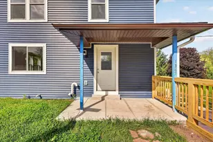 1387 E Riverside Dr, Ionia, MI 48846 - Photo 5
