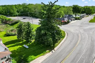 1387 E Riverside Dr, Ionia, MI 48846 - Photo 11