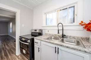 1216 Broadway, Benton Harbor, MI 49022 - Photo 7