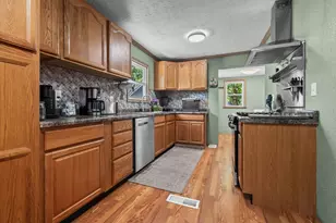 142 Cynthia St, Bronson, MI 49028 - Photo 7
