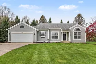 11660 Maggie Ct NE, Rockford, MI 49341 - Photo 7