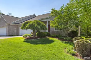 2009 Bryceway Ct NE, Grand Rapids, MI 49505 - Photo 3