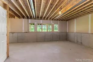 2009 Bryceway Ct NE, Grand Rapids, MI 49505 - Photo 17