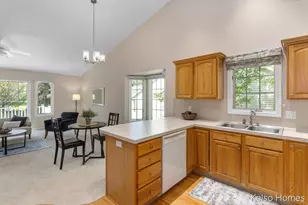 2009 Bryceway Ct NE, Grand Rapids, MI 49505 - Photo 9