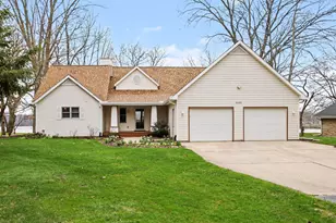 9895 Lakeview Dr, Berrien Springs, MI 49103 - Photo 43