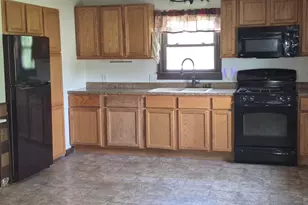 17125 Tyrone Ave, Kent City, MI 49330 - Photo 9
