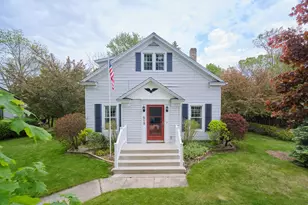 513 Oak St, Manistee, MI 49660 - Photo 1