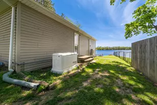 12569 S Crystal Lake Dr, Cement City, MI 49233 - Photo 11