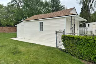 2360 Harvard Rd, Berkley, MI 48072 - Photo 9