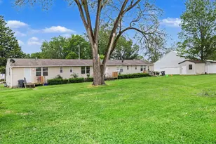 521 N Spruce St, Vicksburg, MI 49097 - Photo 3