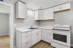 521 N Spruce St, Vicksburg, MI 49097 - Photo 9