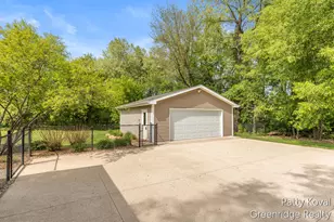 4454 Foxmoor Ct, Middleville, MI 49333 - Photo 35