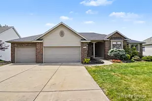 1554 Ponstein Dr, Hudsonville, MI 49426 - Photo 3