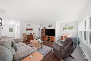105 Trumble Ave, Jackson, MI 49203 - Photo 5